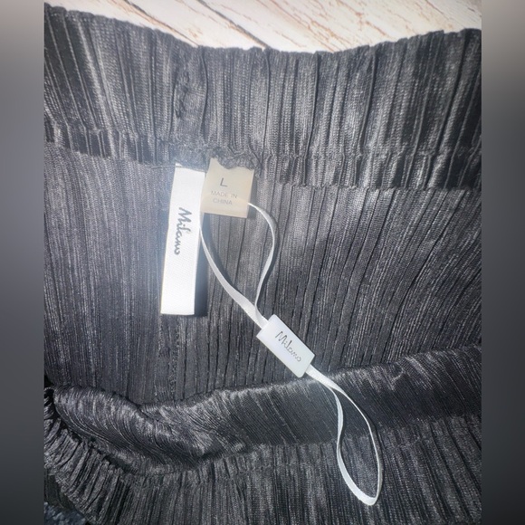 NWT Milano Black Palazzo Wide Leg Pleated Accordion Pants size Large - Picture 3 of 9